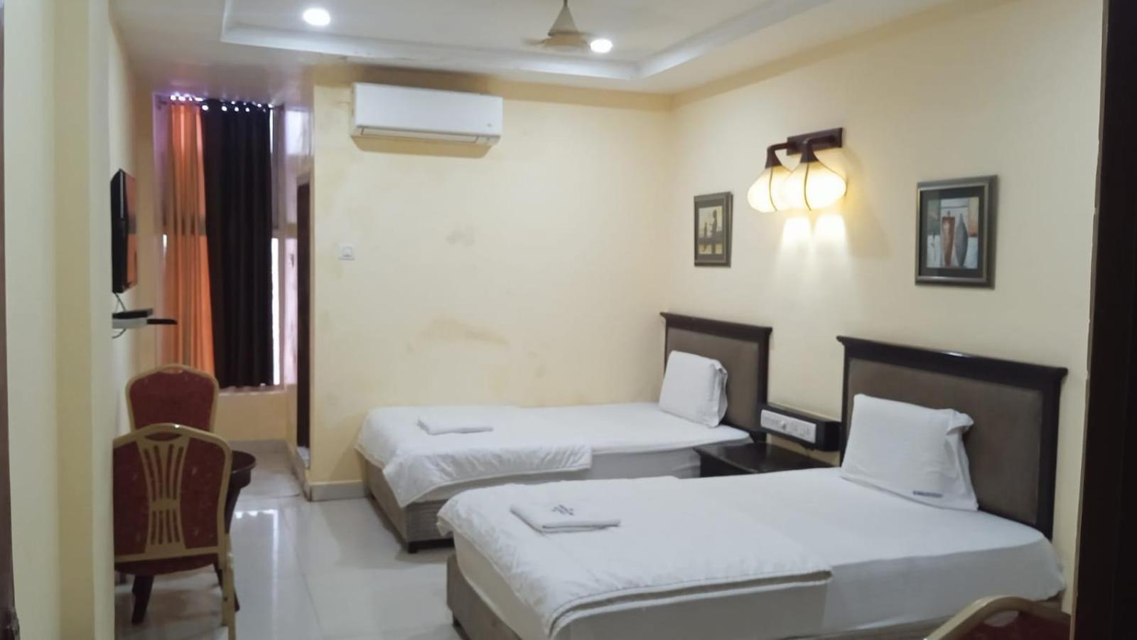 Sriannamalaiyar Residency Hotel Vellore Ngoại thất bức ảnh