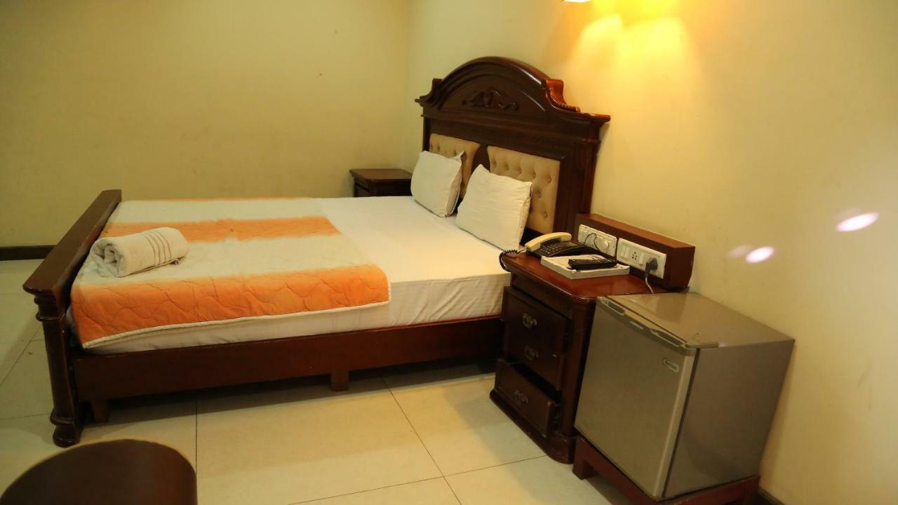 Sriannamalaiyar Residency Hotel Vellore Ngoại thất bức ảnh